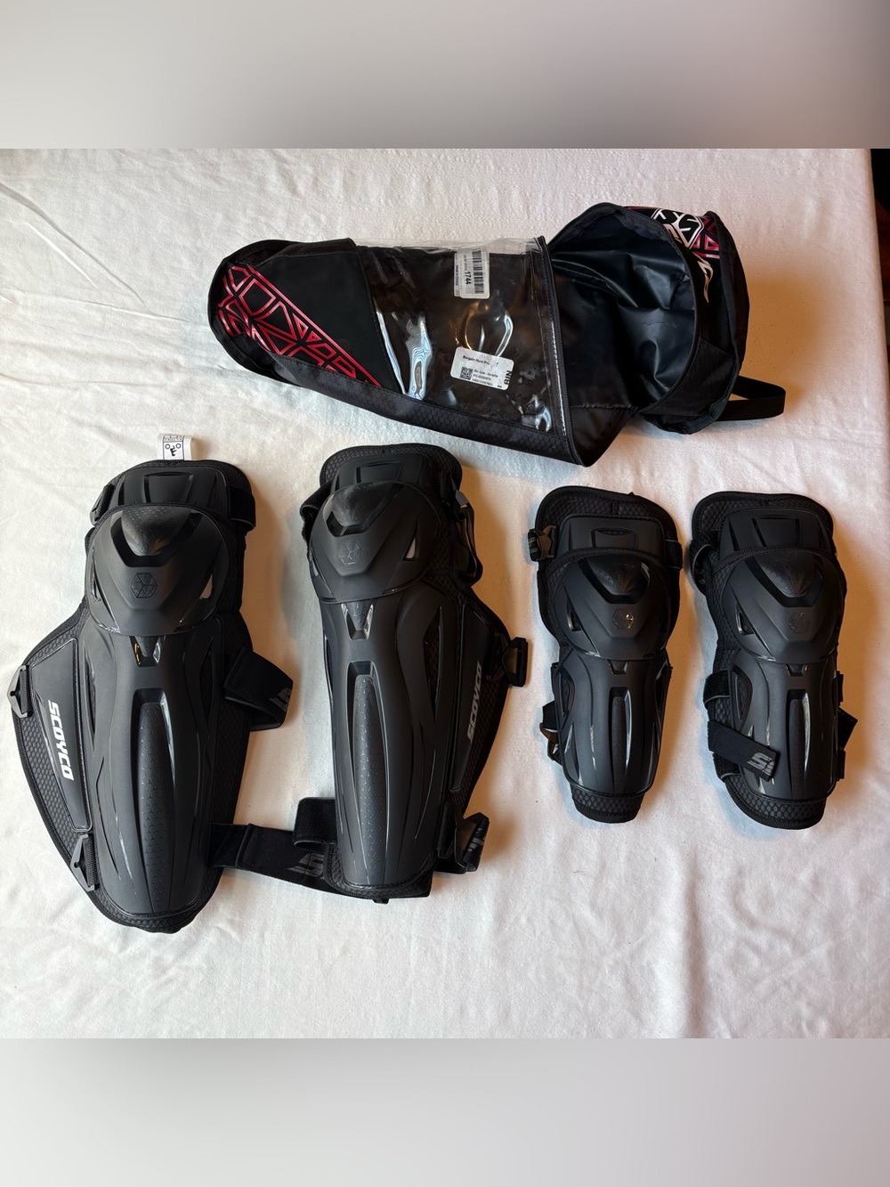 Scoyco K30H30 Knee and Elbow Guard Set- Motorcycle Racing and Riding Protection - Picture 6 of 7